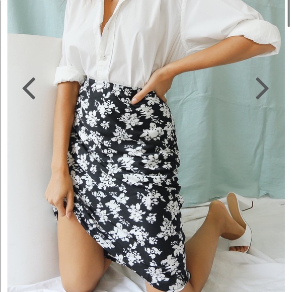 Verge Girl Midi Skirt - Picture 2 of 3